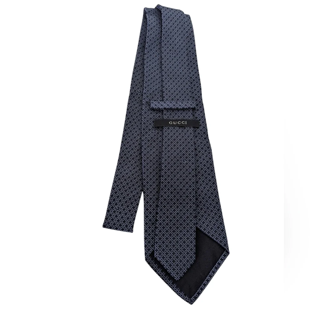 Gucci Men's Navy Geometric Silk Tie ...58 x 3.78